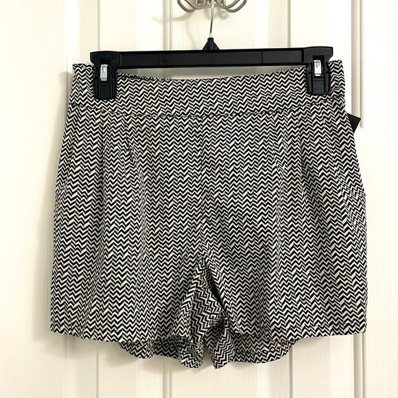 Chevron pattern shorts - Picture 1 of 2